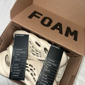 YEEZY FOAM RUNNER